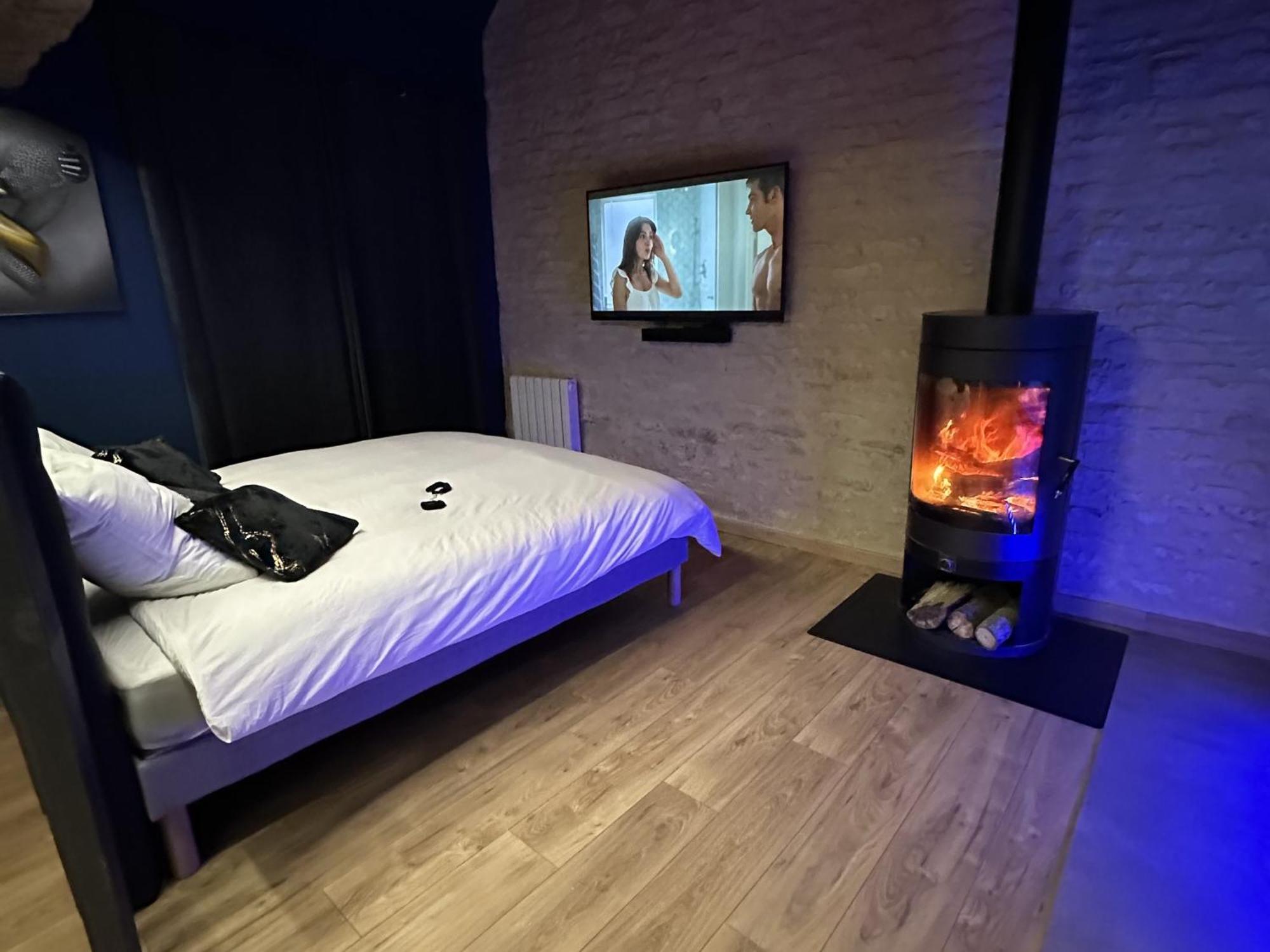Roomandx-Loveroom-Caen-Bayeux Le Fresne-Camilly Exterior photo